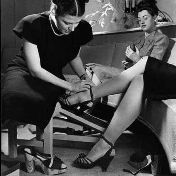 Laurence Decade Chic & Edgy Steven Booties (8.5) - Picture 8 of 16